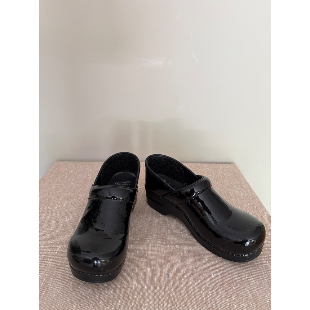 Dansko Professional Black Patent Leather Clogs Sz 40/Sz 9
